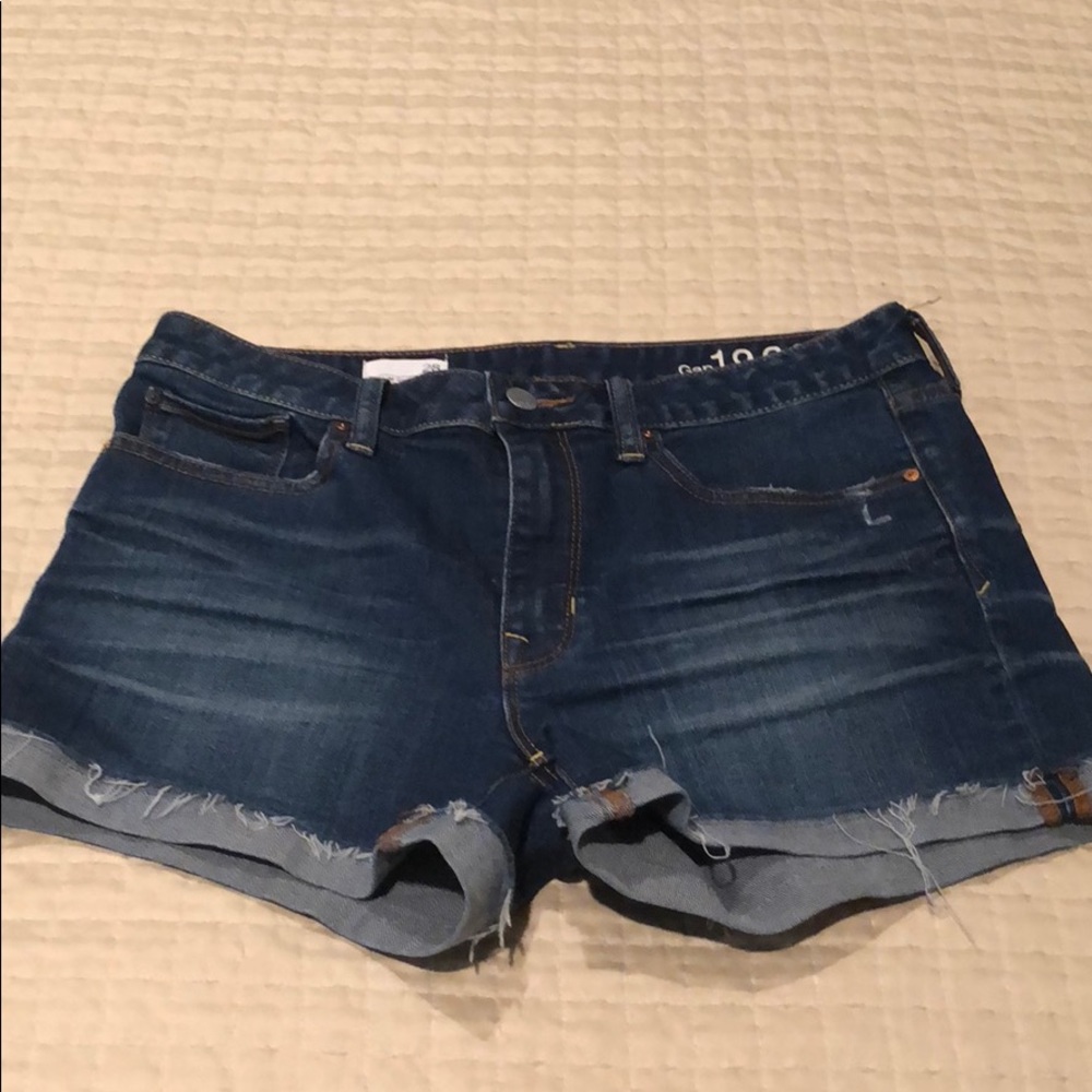 Gap shorts